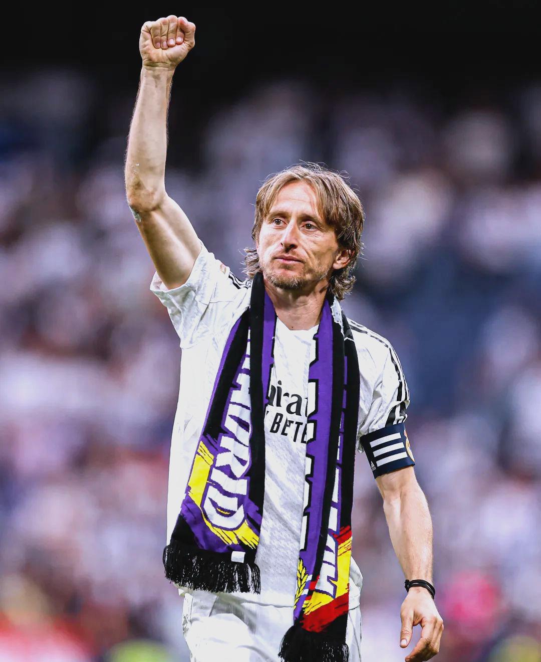 德州游骑兵在 2023 年世界大赛击败响尾蛇，建军 63 年终获队史首座冠军奖杯