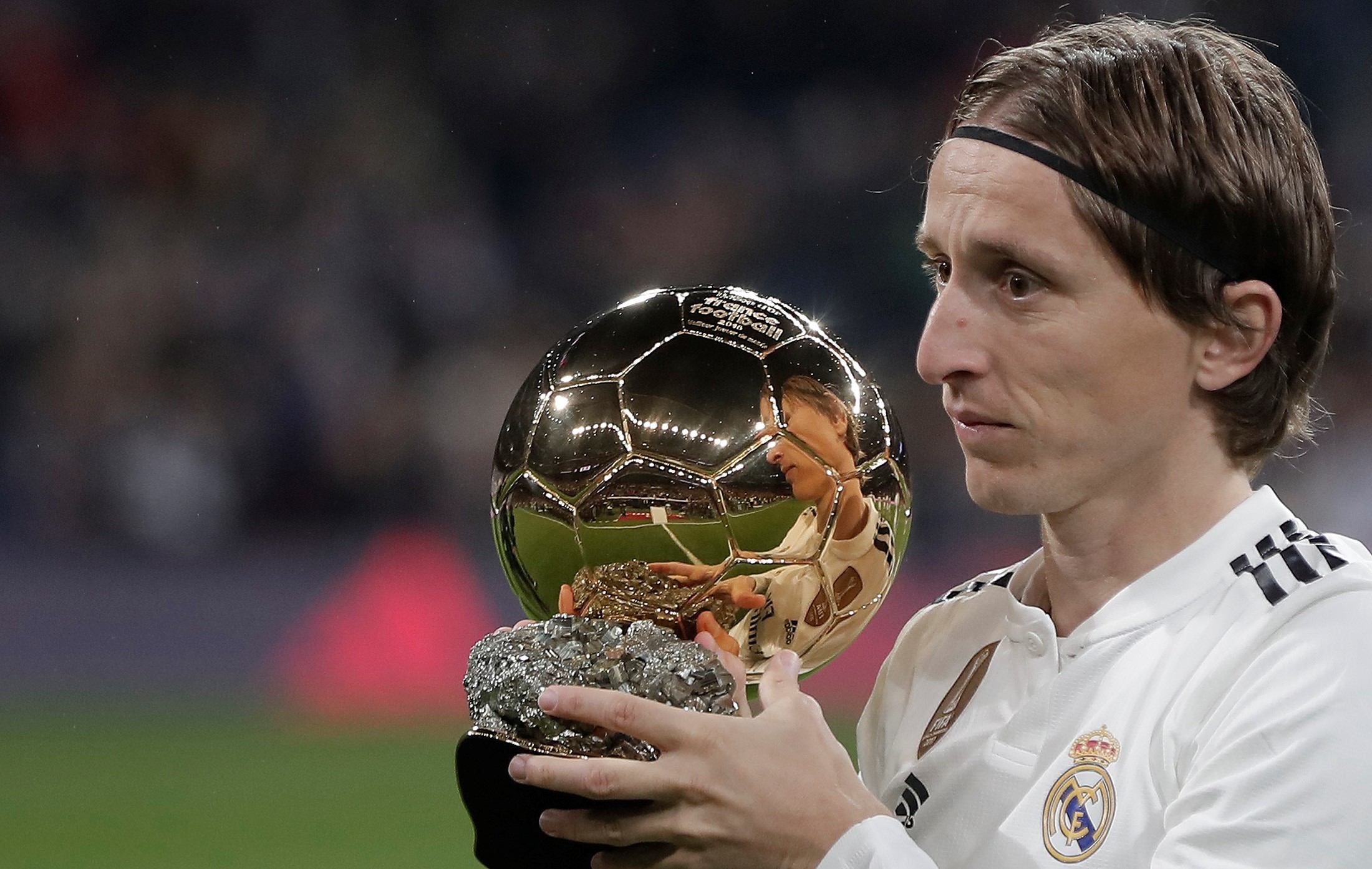 铁人三项奥运冠军创造英国马拉松历史第二好战绩 祖辈中国人父亲生在莫桑比克