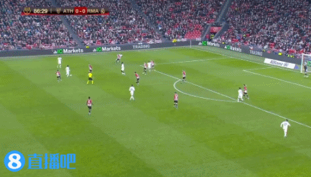 洛杉矶道奇队布莱克·斯内尔在季中对阵红人投出职业生涯首场无安打比赛